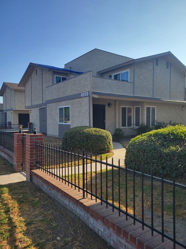 Building Photo - 4950 Peck Rd Rental