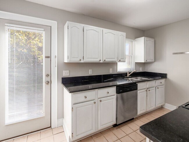 Photo - 1208 Indianola Ave