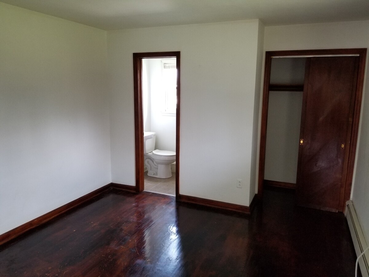 Photo - 2030 Larchwood St NE Unit 2030 Larchwood St