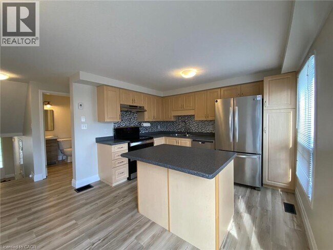 Photo - 82 Donnenwerth Dr