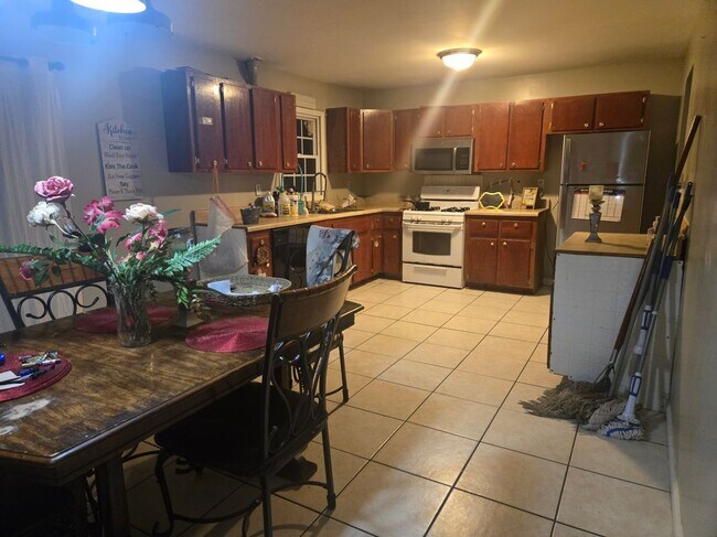 Photo - 2310 Shancey Ln