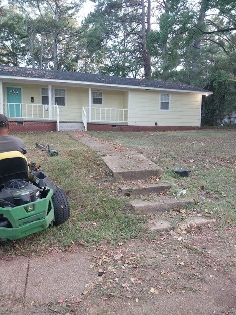 Photo - 823 Raymond Rd House