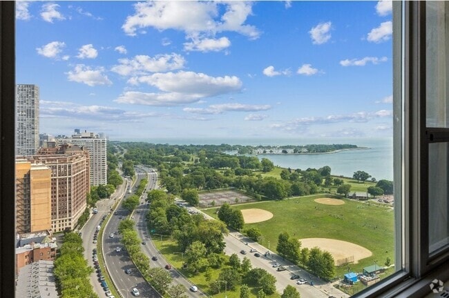 Building Photo - 3600 N Lake Shore Dr Rental