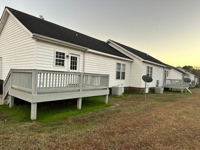 Photo - Graham Ave Duplex Unit 1632 Graham