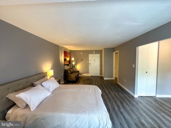 Photo - 1440 N St NW Unit 308