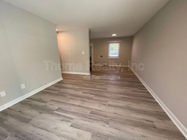 Photo - 1318 Maple St