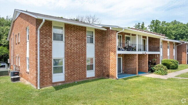 Photo - Woodbridge Condominiums