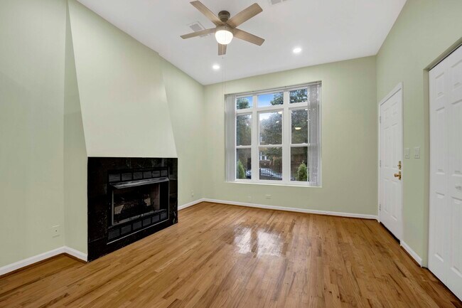 Photo - 1329 N Oakley Blvd Unit 1