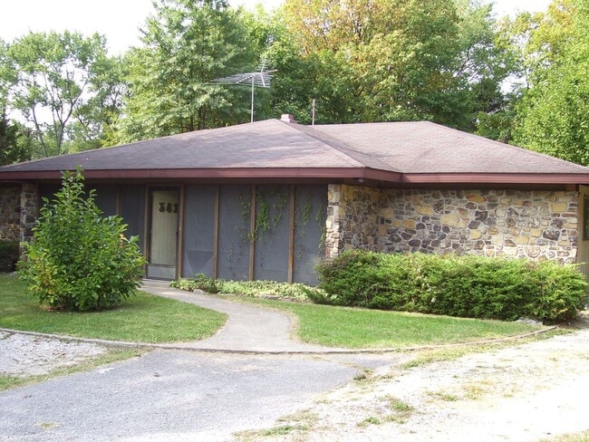 Building Photo - 3421 N Kinser Pike Rental