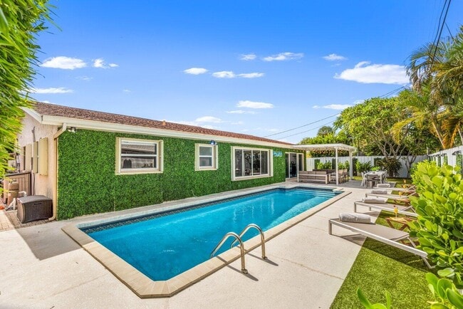 Photo - 717 Heron Dr