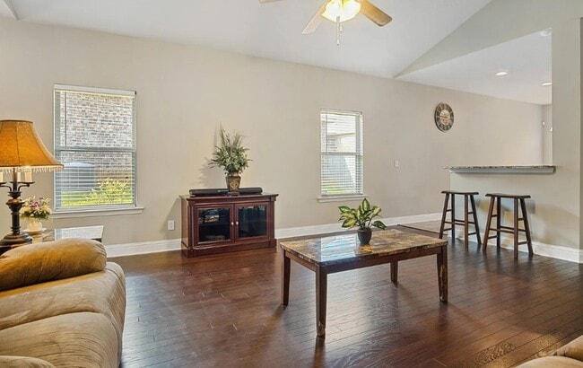 Photo - 2492 Bentridge Dr W