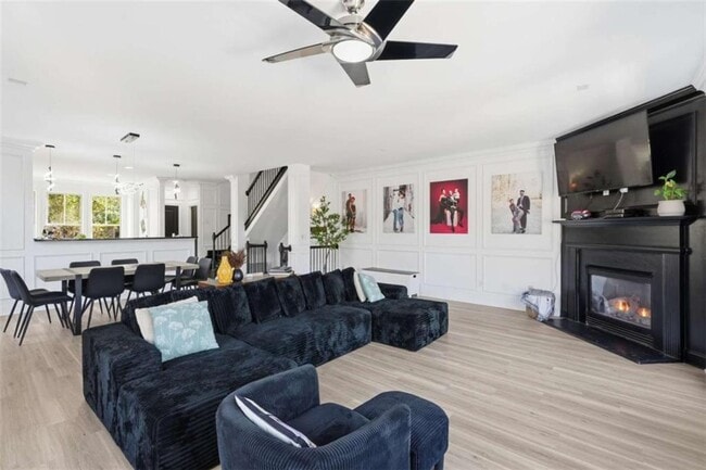 Photo - 9931 Mancunian Way