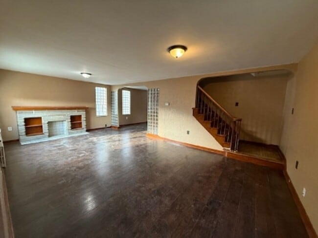 Photo - 122 Division St