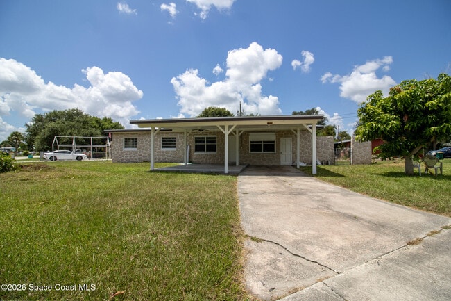 Building Photo - 1890 Cedarwood Dr