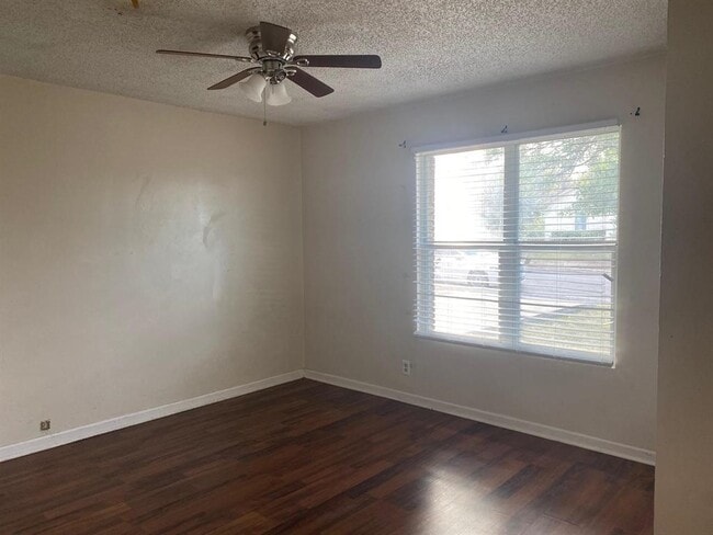 Photo - 115 Aracely Lane