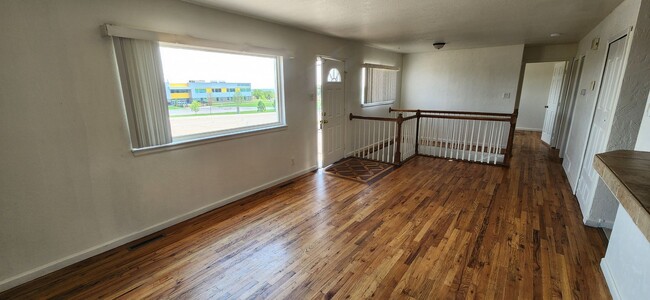 Photo - ALL PROSPECTIVE TENANTS MUST SUBMIT A ON L...