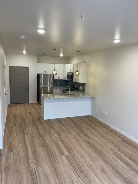 One Bedroom Kitchen