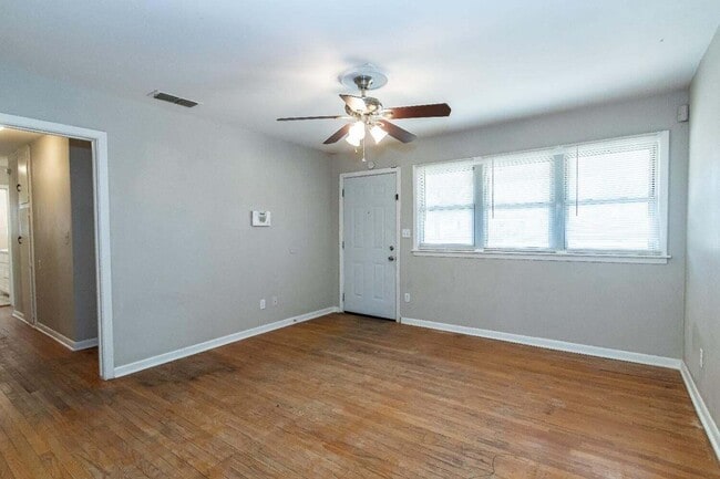 Photo - 4212 42nd St