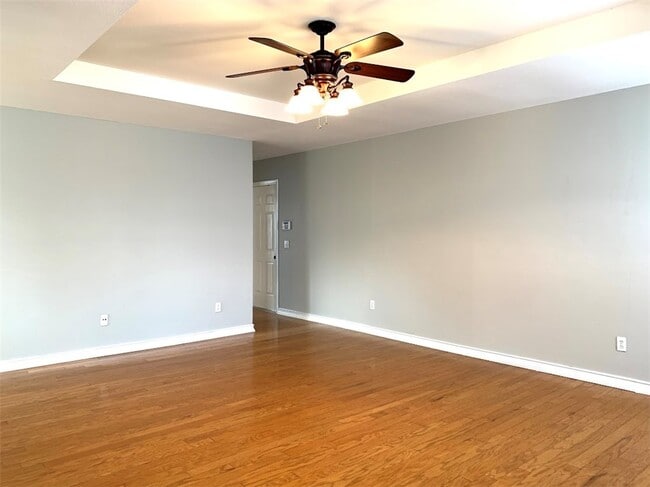 3008 Levi Ln
