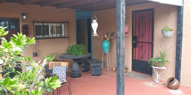 Photo - 1508 Edith Blvd NE