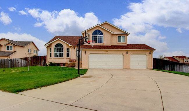 Building Photo - Gorgeous Home in Pronghorn Meadows!