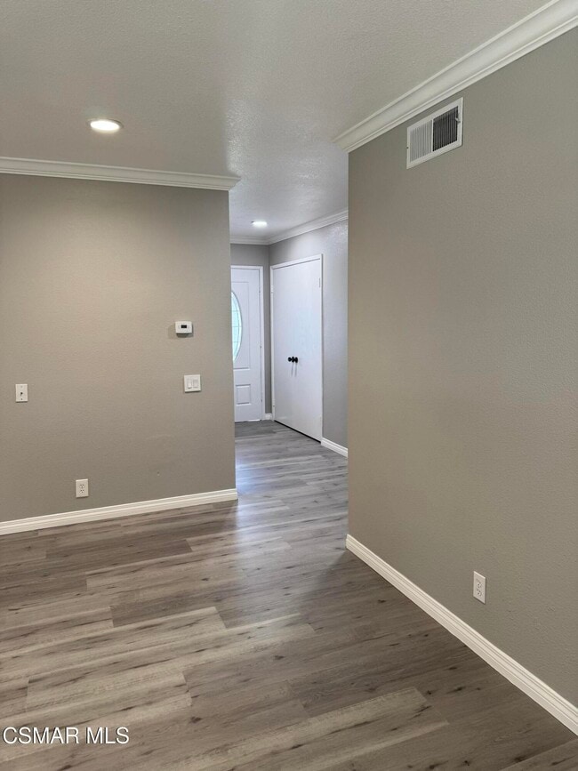 Photo - 1694 Regent St