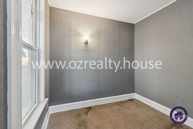 Photo - 222 E Park St