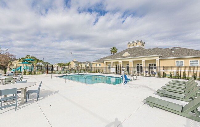 Oak Meadows Apartments