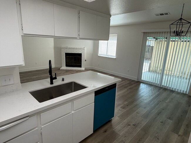Photo - 2337 N 10th Ave