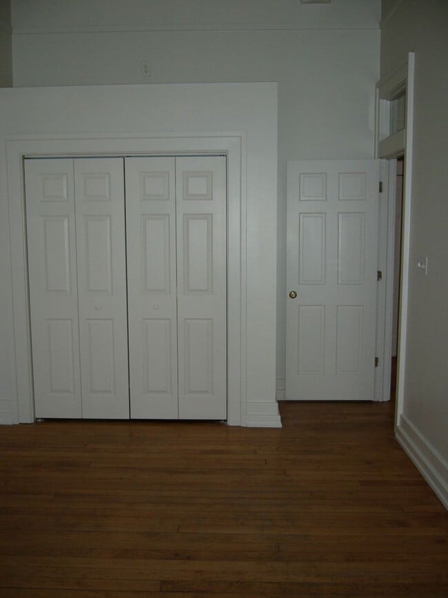 112.5 W 6th St