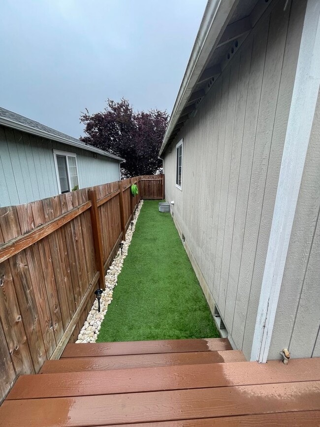 Photo - Cozy and Comfortable 3 Bedroom Home, Close to Everything!