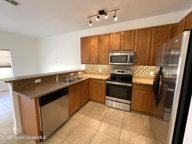 Photo - 2600 Revolution St