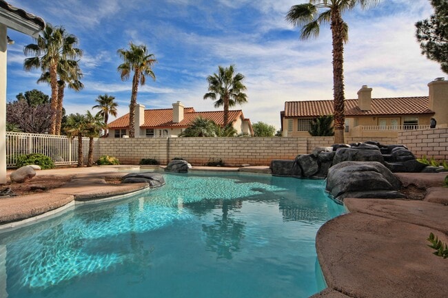 Oversized Pool - 2312 Glenbrook Way House