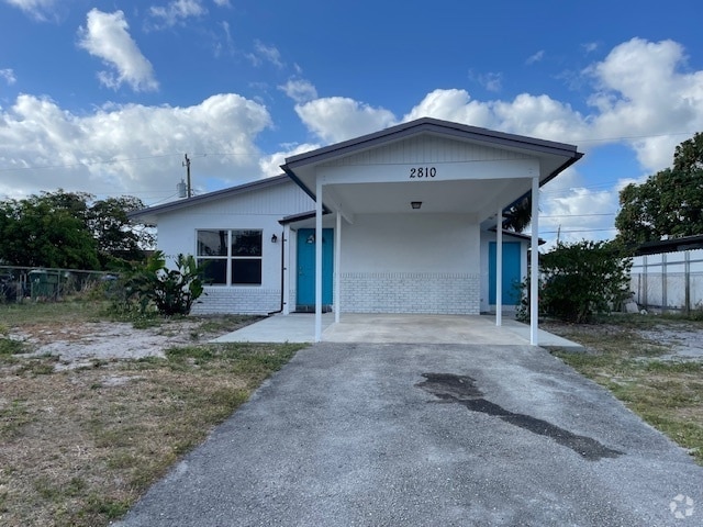 Building Photo - 2810 NW 26th St Rental