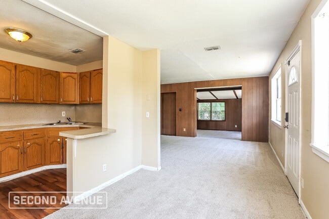 6815 Bambi Ln