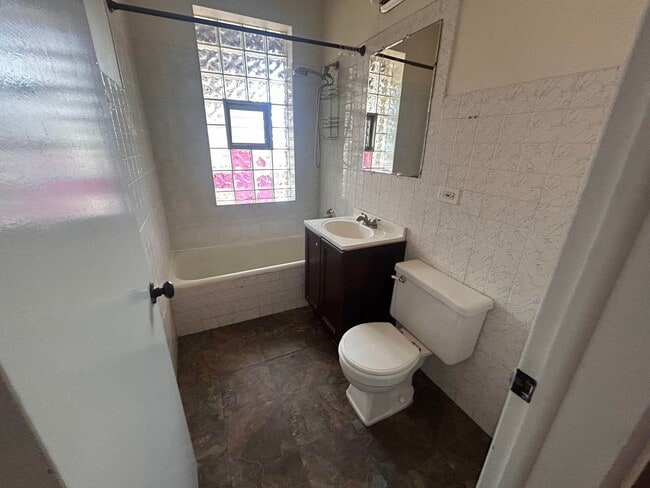 Photo - 6 Corners Apartment! Unit 4811-2E