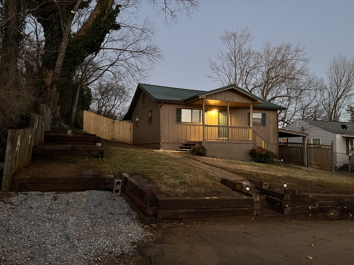Photo - 211 Flenniken Ave (Knoxville, TN)