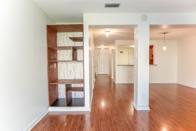 Photo - "Charming Kempsville Lake Townhome – Great Amenities & Location!"