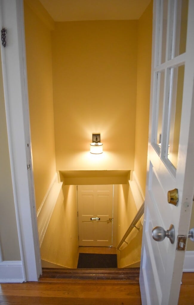 Photo - 13 W Main St Unidad A