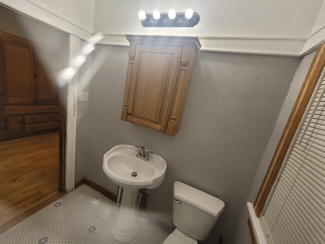 Photo - 2634 N 24th St Apartments Unit Lower