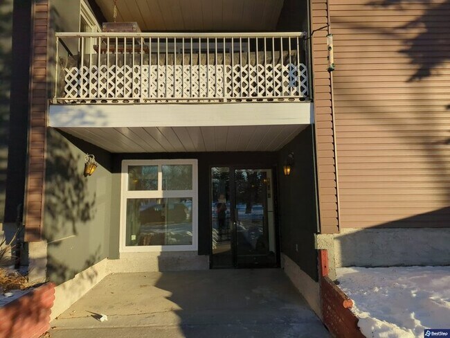 Photo - 10837-10117 117 St NW