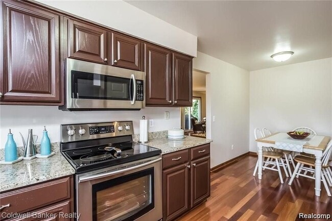 Photo - 3290 Bennington Dr