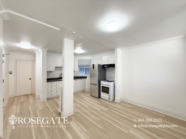 Photo - All-Inclusive 1-Bedroom Apartment with Internet & Parking – York Unité 1