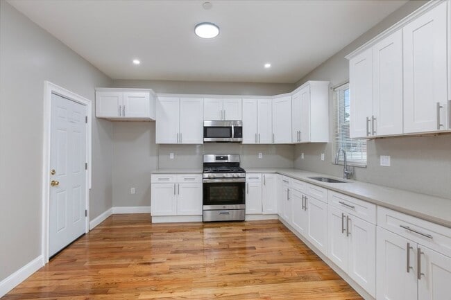 2 Baird St Unit 2