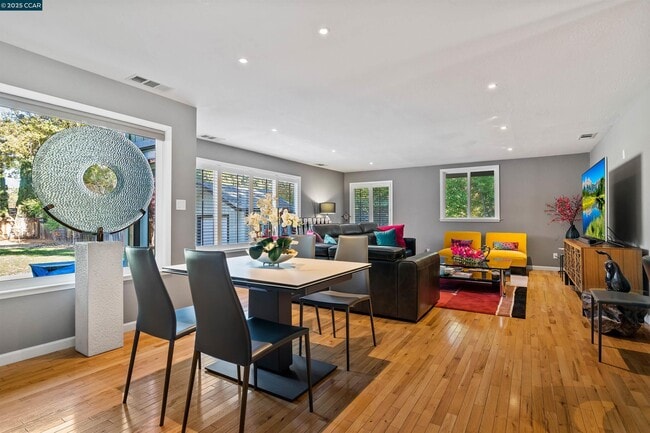 Photo - 1536 Alamo Way