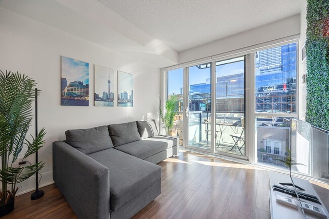 Building Photo - FULLY FURNISHED LUXURY CONDO IN HEART OF TORONTO Unit 1