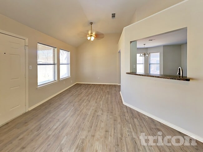Photo - 1508 Sunflower Ln