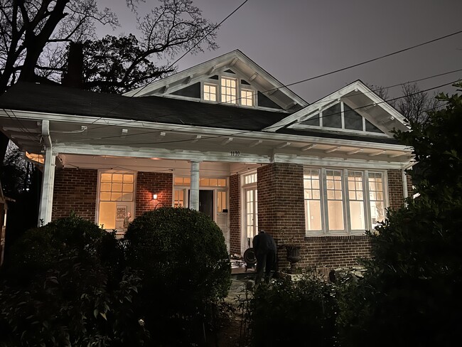 Building Photo - 1170 Monroe Dr NE Unit Apartment B