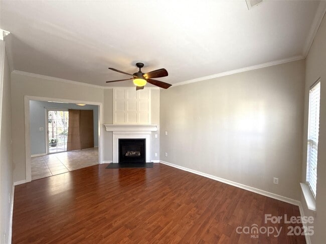 Photo - 10016 Highlands Crossing Dr