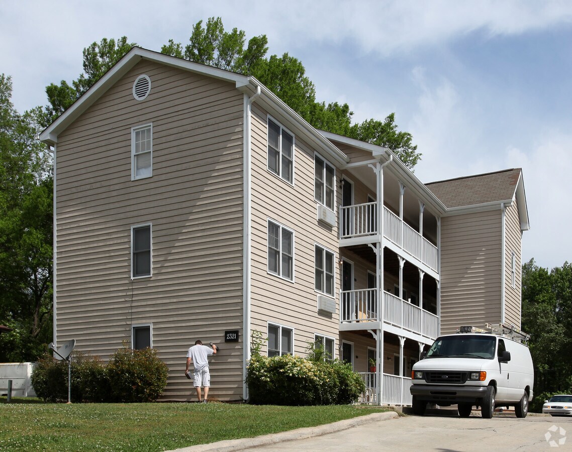 Photo - 2321 Taylor St Apartments